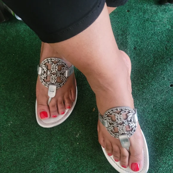 🖤🥰Beautiful Tory Burch Miller Embellished Sandals🖤🥰 - Picture 5 of 11
